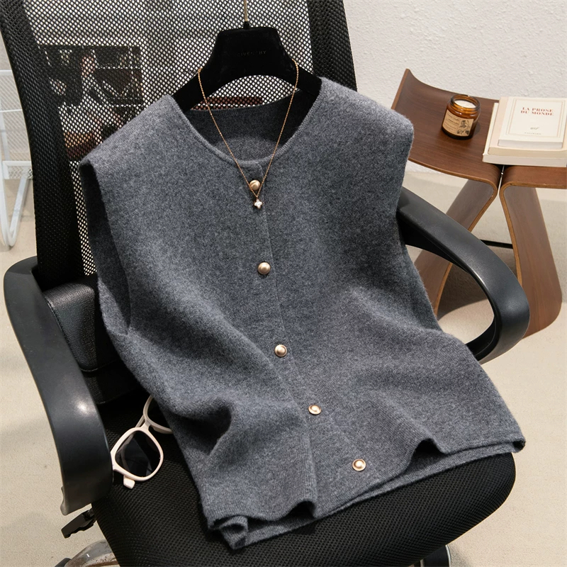 Wool Cardigan Vest for Women, New Spring, Autumn, and Winter Style, Round Neck, Sleeveless, Versatile Layering Sweater, Outerwear Top Wool Cardigan Vest for Women, New Spring, Autumn, and Winter Style, Round Neck, Sleeveless, Versatile Layering Sweater, Outerwear Top