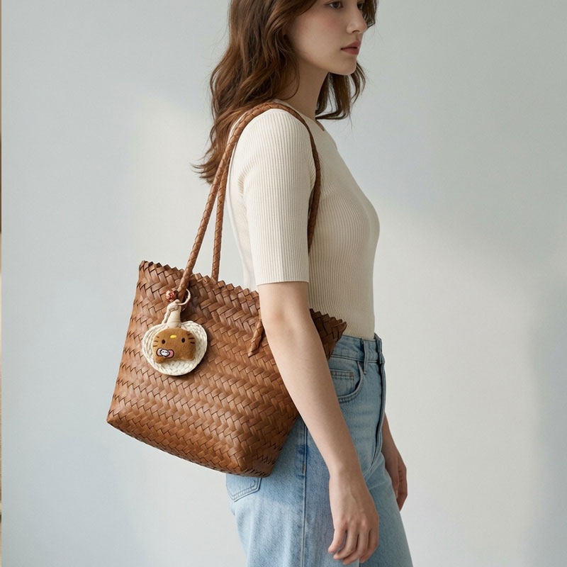 Japanese Lorz Vintage Basket Handcrafted Rattan Tote Shoulder Bag Summer Vacation Beach Straw Woven Bucket Bag