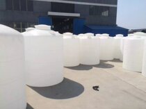 Nanning supply new PE material admixture water tank anti-corrosion acid and alkali resistance 2000L methanol water reducing agent storage tank