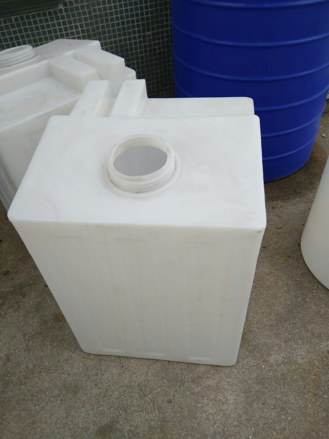Corrosion resistant acid pH New PE material dosing box plastic container 200L square methanol storage barrel durable