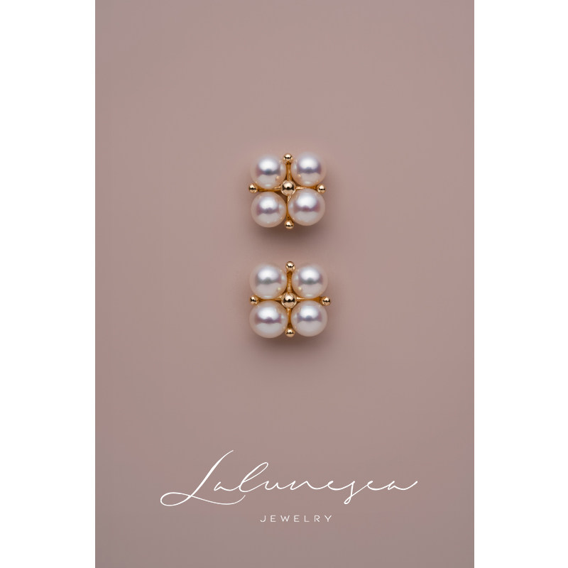 The moon is sea -18K gold lucky light and luxurious 4-leafy grass extremely light minibaby freshwater pearl earnchpin