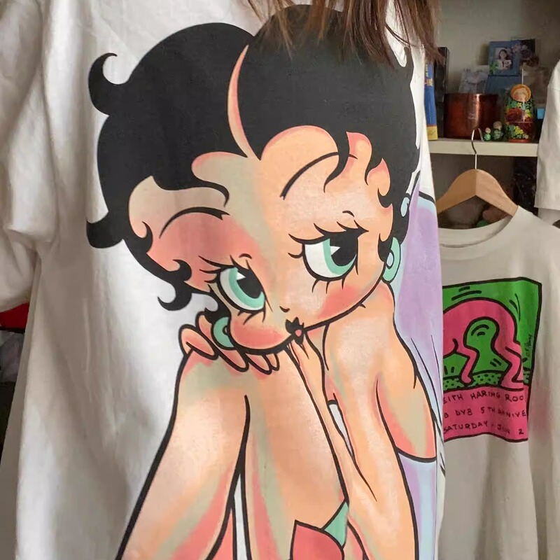 Only Good Products! a Collection of Thousands of American-Style Stores! Betty Doll Cheek Support with Wings Vintage Playful Short-Sleeve T-Shirt