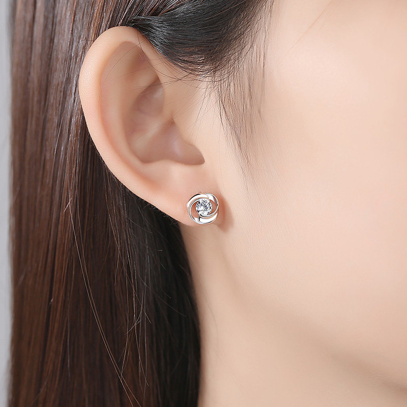 Ear-pin pure silver ear ring minimalist Temperament Four-leaf Straw Earthen to send girlfriend wife's birthday Mother Valentine's Day gift woman