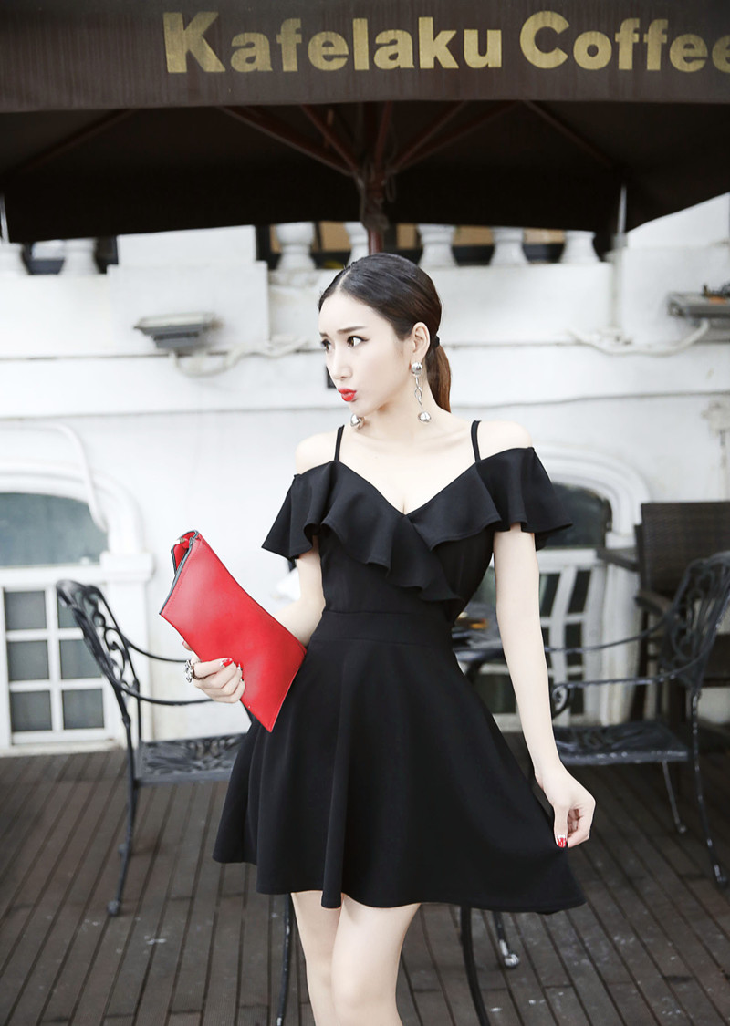 Hộp đêm nữ 2018 khí chất mới từ cổ áo quây eo ruffle gợi cảm váy hạ dây váy emy