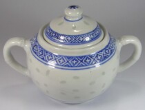 Jingdezhen factory goods export custom porcelain blue and white Linglong porcelain double ear sugar tank tea pot rice porcelain