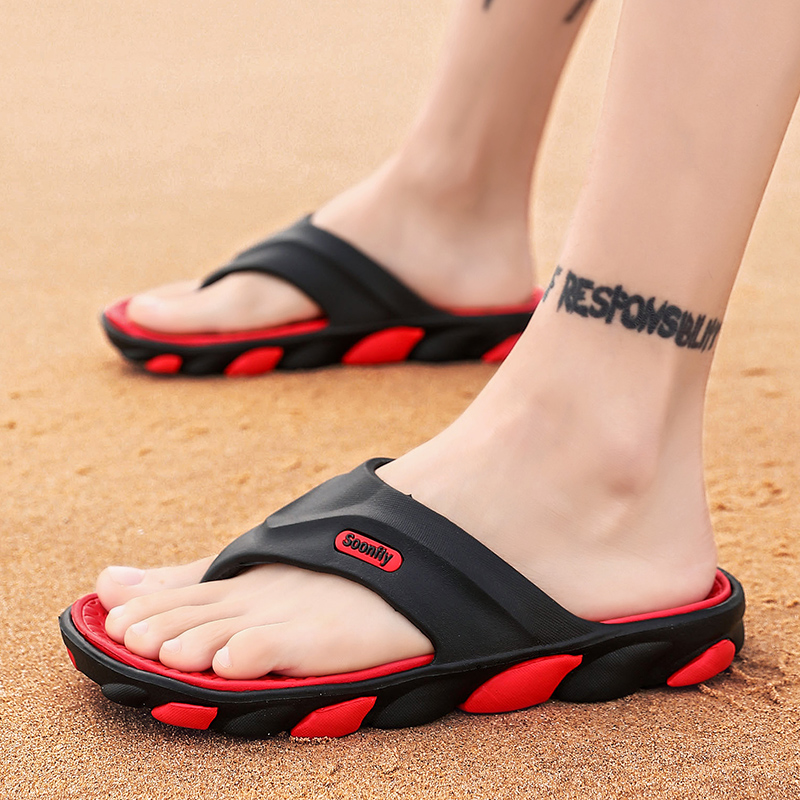 Summer slippers Male currents Han version outdoor beach sandals Sandals Personality Sports Summer 100 Hitch herringbone towed to cool drag