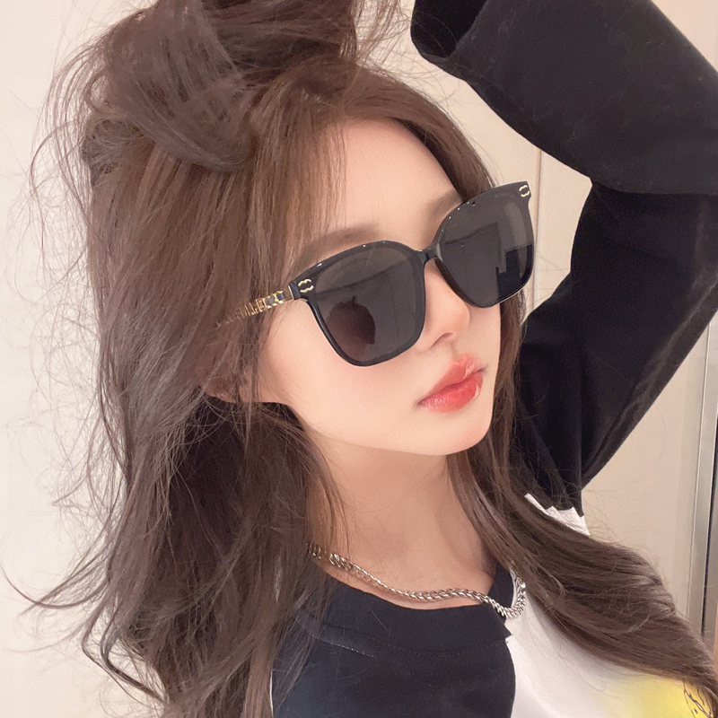 New Style Xiaohongshu-Inspired Chanel-Style Chain Woven Temple Sunglasses, Lightweight, Elegant, and Uv-Protective Sunglasses New Style Xiaohongshu-Inspired Chanel-Style Chain Woven Temple Sunglasses, Lightweight, Elegant, and Uv-Protective Sunglasses