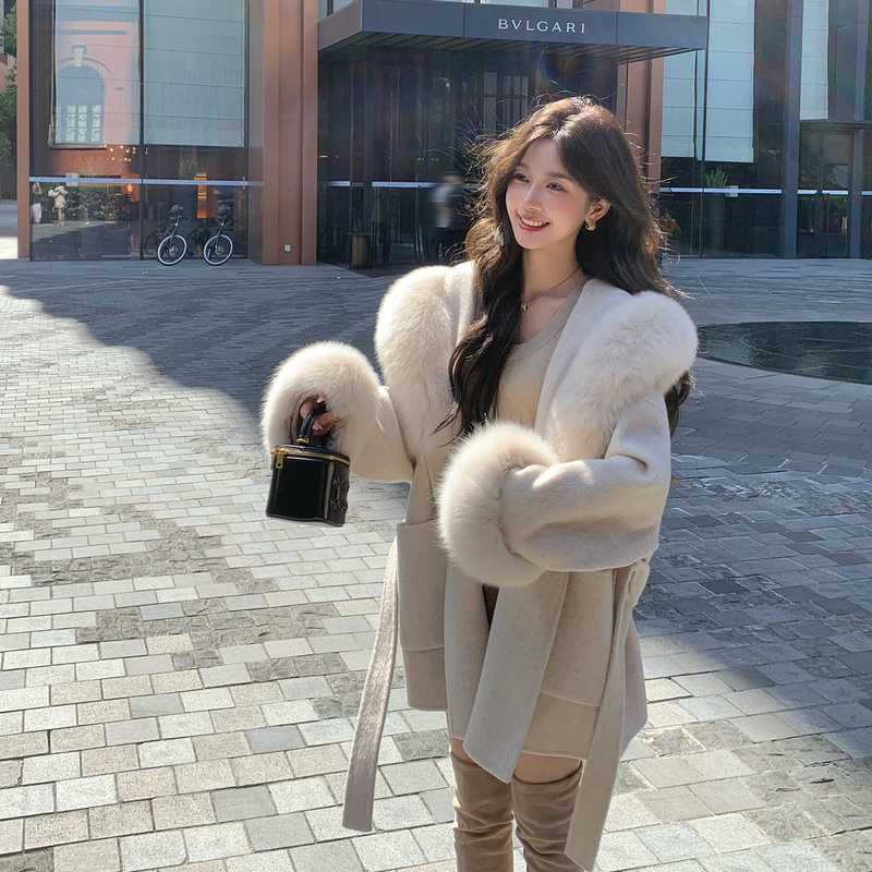 Mini Fur Coat with Fox Fur Collar and Hood, Double-Sided Woolen Coat with a High-End Feel Mini Fur Coat with Fox Fur Collar and Hood, Double-Sided Woolen Coat with a High-End Feel