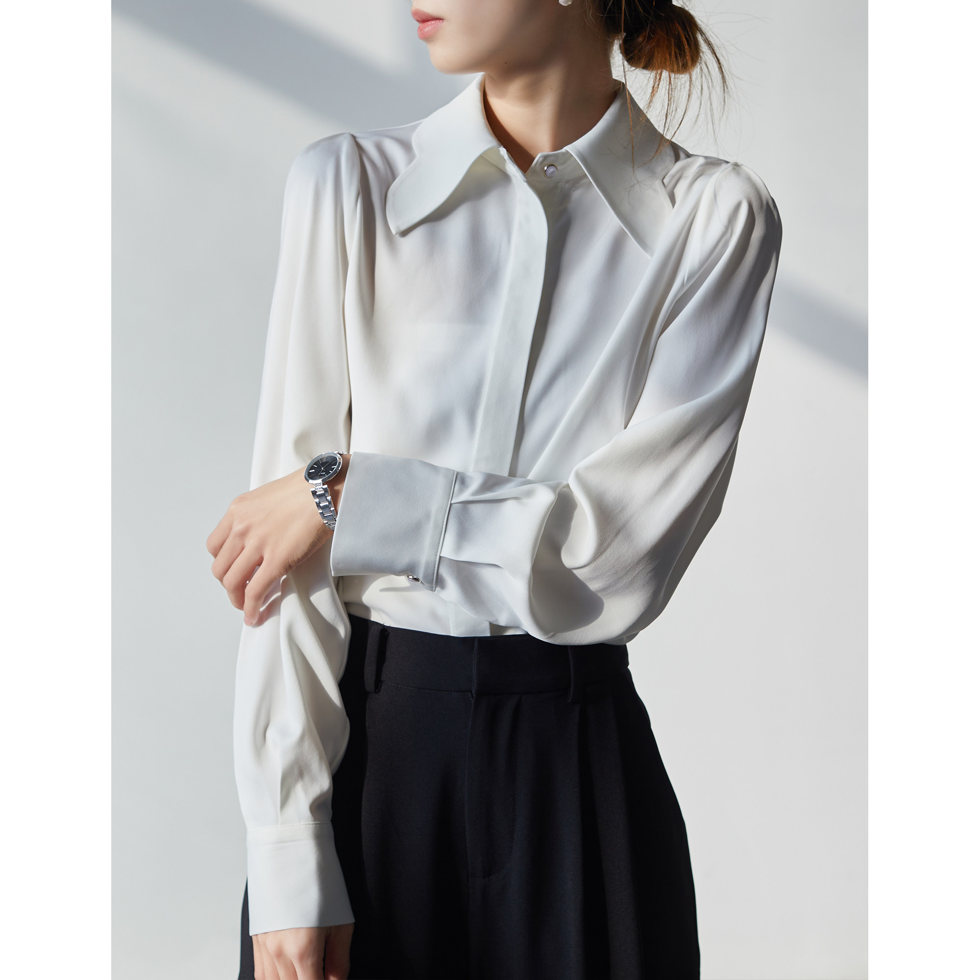 SEEK AUTUMN French commuter girly style butterfly collar white satin shirt simple right angle shoulder top spring
