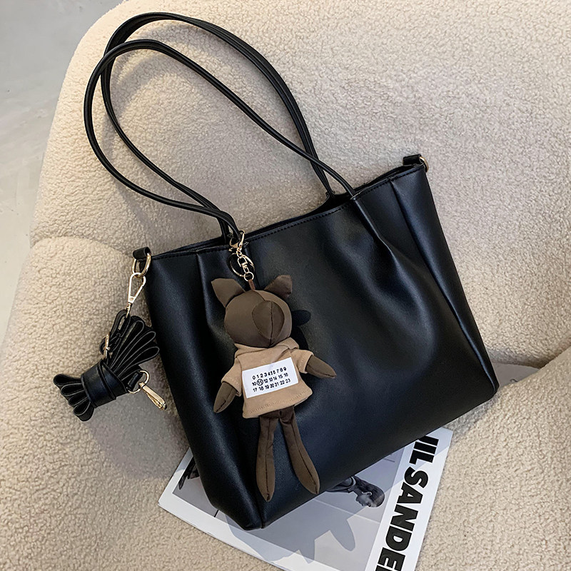 Premium sense bag bag women large capacity 2020 new fashion fashion net red one shoulder armpit bag foreign temperament sense tote bag