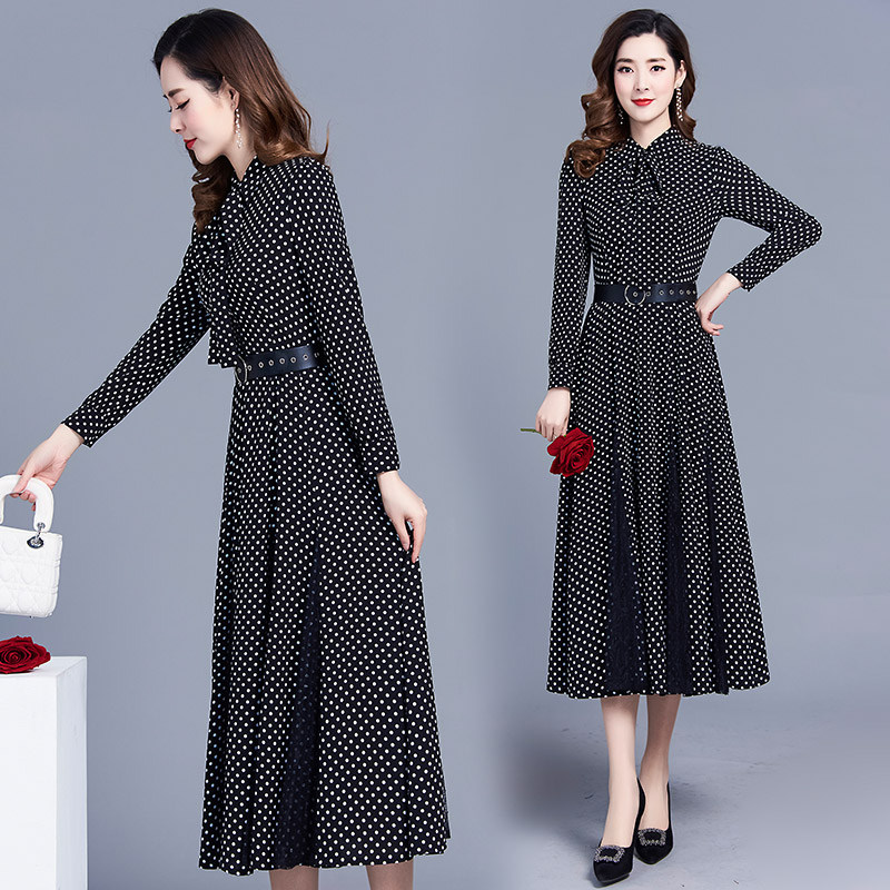Feminine dress 2022 new spring and autumn Korean temperament high waist lace stitching knee wave dot dress
