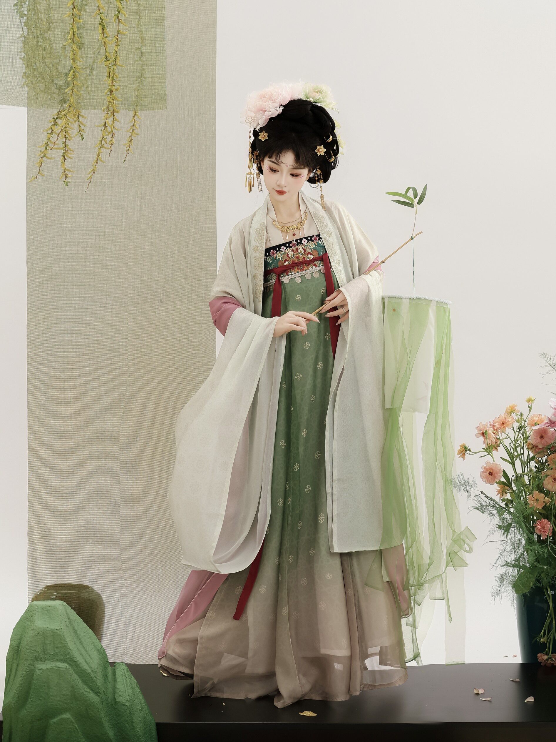 Китайцы одежда наборы 风来榕下原创繁花夜宴唐制汉服女复原齐胸破裙对襟上衣大袖衫刺绣