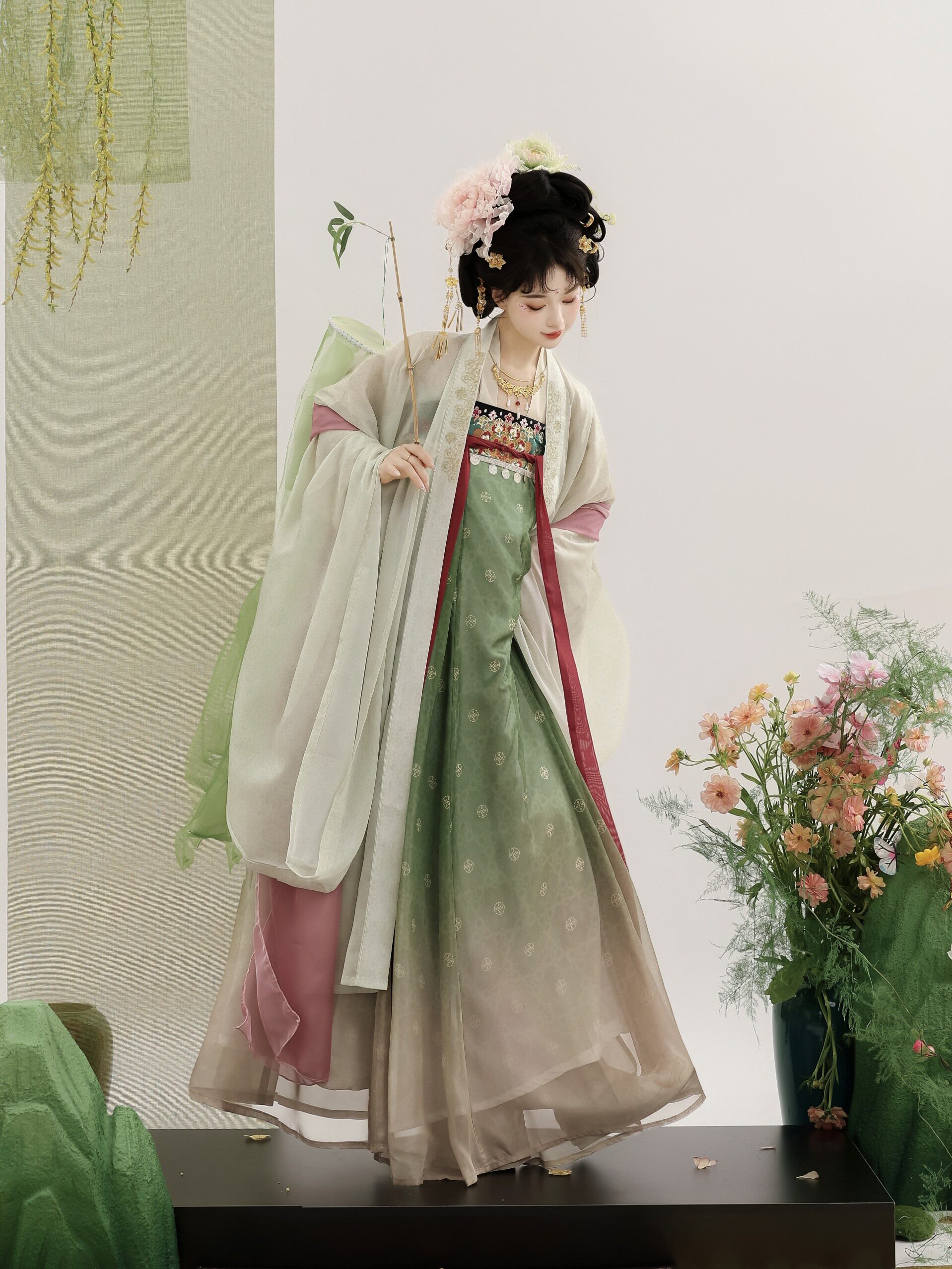 Китайцы одежда наборы 风来榕下原创繁花夜宴唐制汉服女复原齐胸破裙对襟上衣大袖衫刺绣