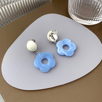 Cream Puff ear nails Gentle Wind Milk White Earrings Woman Blue Flowers Little Fresh Mosquito Coil Dish Without Ear Clip