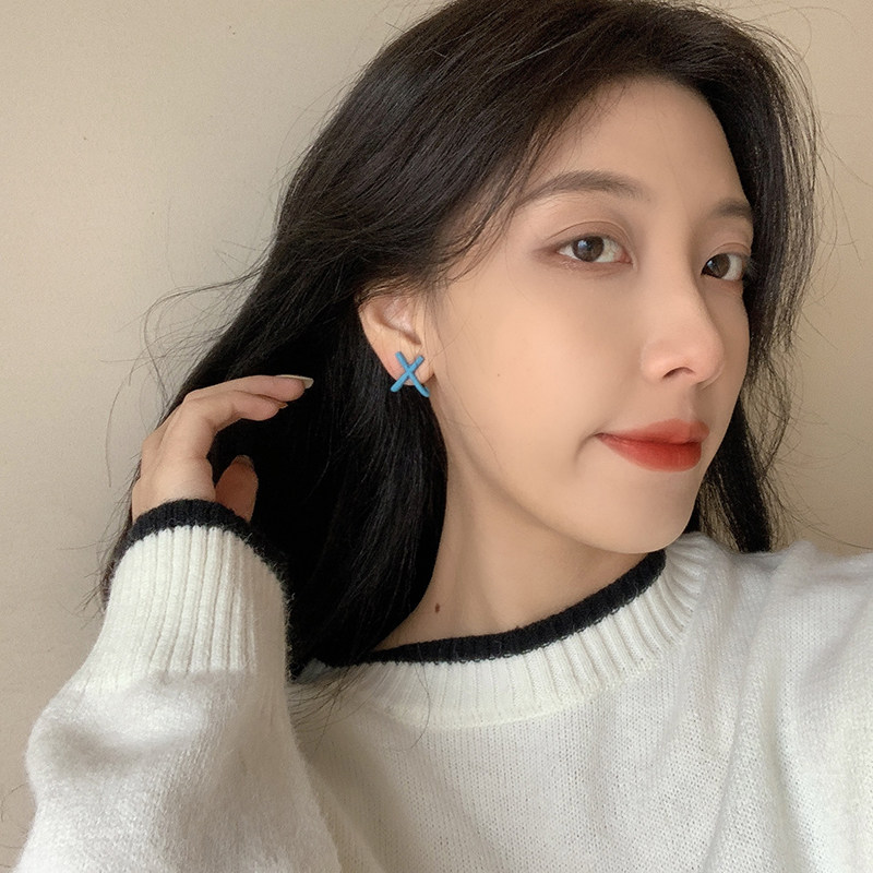 Cross earrings female niche design sense high-end Korean temperament net red personality ear pin earrings without ear piercing ear clip female