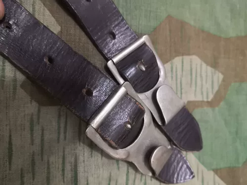 Yuting рекомендует оригинальную немецкую оригинальную Light Leather y с историей, чтобы последовать за собой народную коллекцию WW2 оборудование дикого задних слой