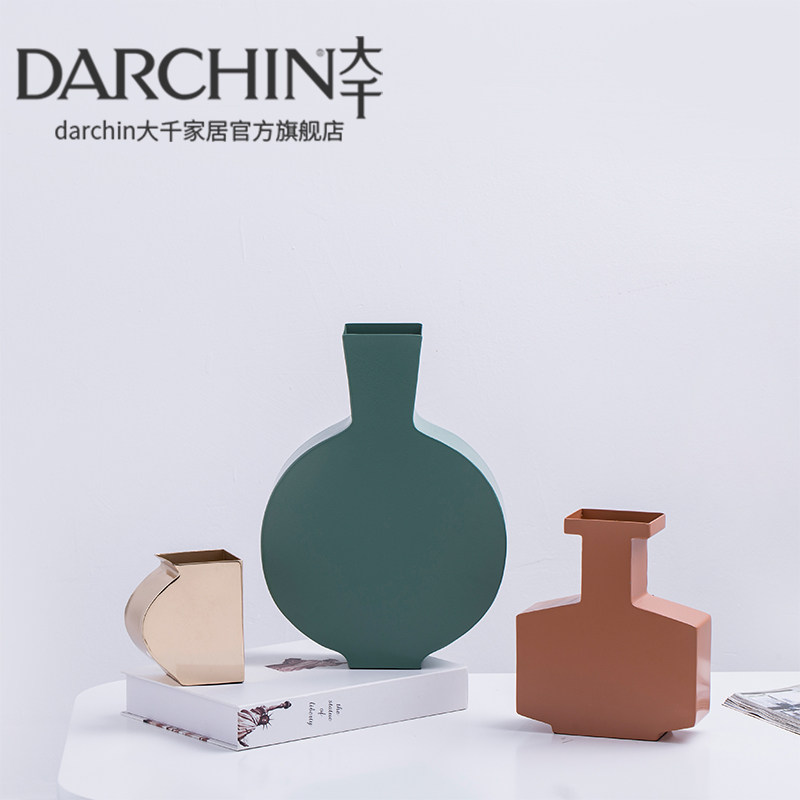 Simple and modern three-dimensional geometry places the decoration of TV ark of the sitting room of Nordic model room of iron art vase flower arrangement