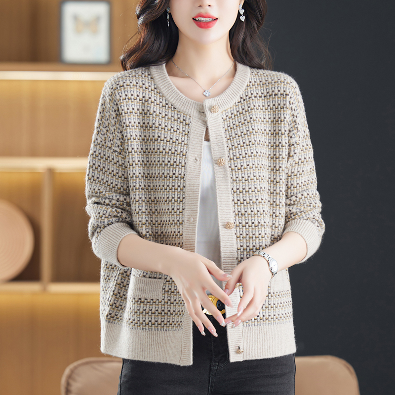 Tweed Style Mother's Woolen Sweater Knitted Cardigan for Women, Large Size, Loose Fit, Spring & Fall Elegant Plaid Cashmere Sweater Short Jacket