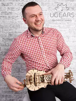 Ukrainian UGEARS wooden mechanical transmission model DIY can play hand-cranked organ violin