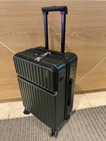 Глубокий лес зеленый