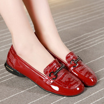 2021 wine red patent leather shoes fashion spring new large size womens shoes foot wide fat sister 41-43 flat sole shoes