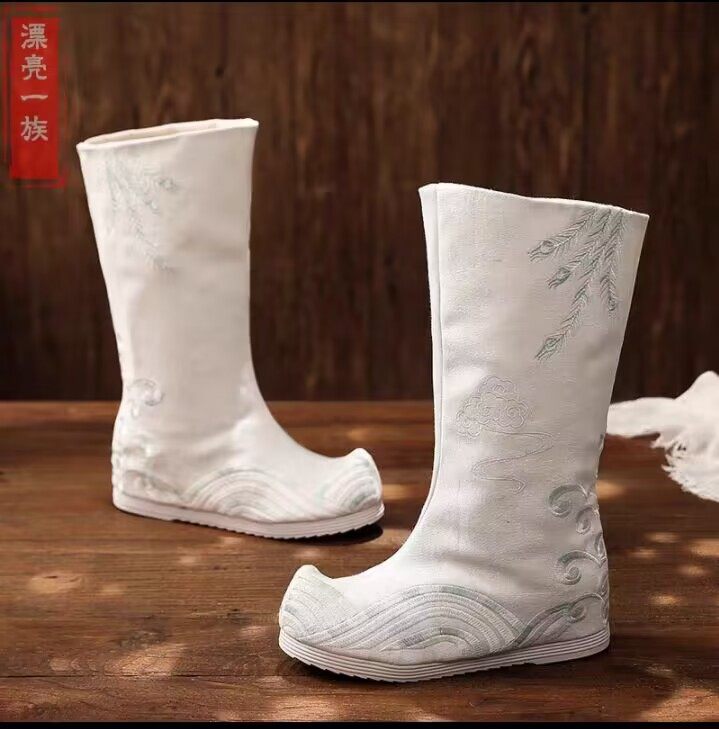 古装古代汉服靴子:揭秘男女士明制皂靴的内增高翘头魅力,古风官靴新潮流-时装靴-淘宝百科网