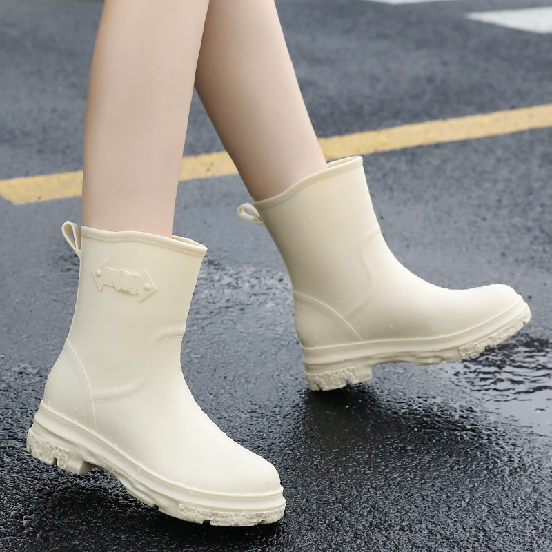 Rain Shoes Women Fashion Models Outwear Water Shoes Soft-bottom Waterproof Non-slip Working Kitchen Shoes New Rubber Shoes Middle Cylinder Rain Boots 