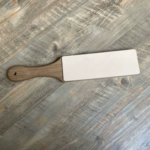 Cruckets DanglePlate Двойная толщина шлифовального лезвия может быть нанесена черным грецким орехом и деревянной ручкой для импорта лезвия для кожи