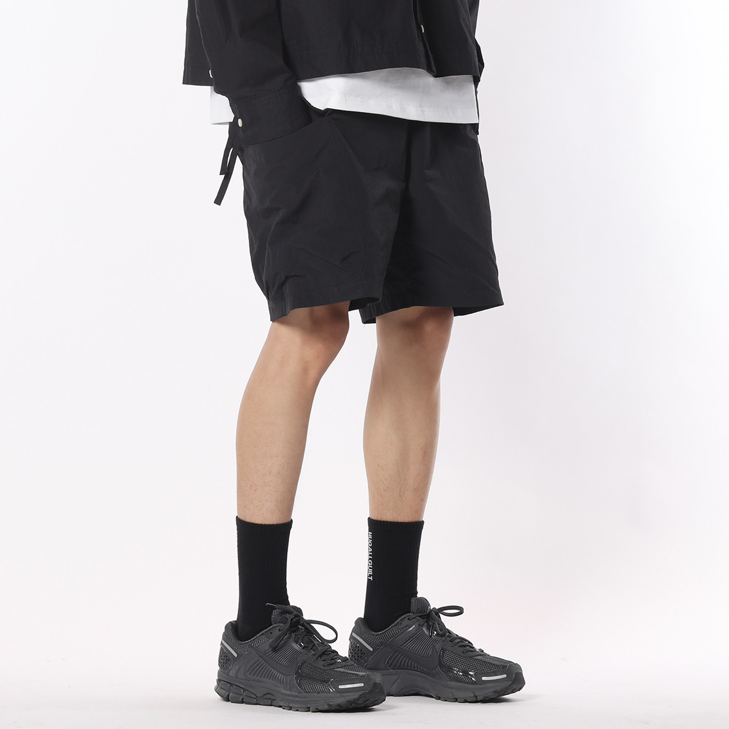 HUGALLGUILT19 spring and summer new products casual loose trapezoidal three-dimensional pocket sports shorts overalls