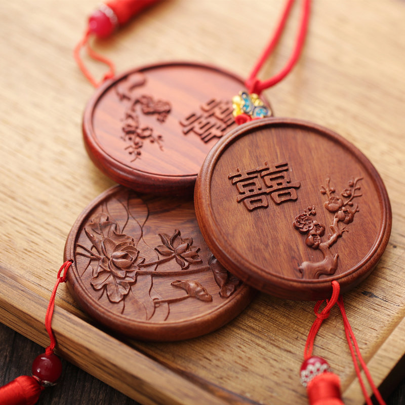 Hanging neck wedding mirror Bride wedding happy word carry-on wedding hanging chest gifts to accompany the wedding waist beauty mirror