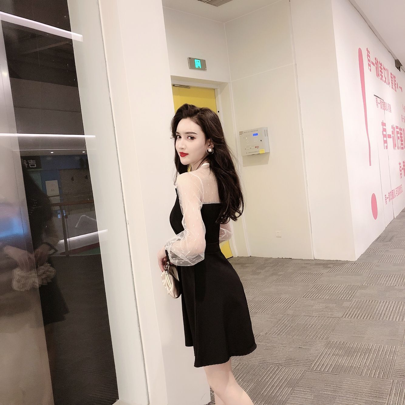VK旗艦店 韓系性感網紗釘鑽拼接長袖洋裝