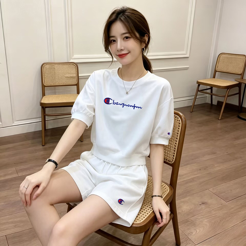 Japanese-Style Trendy Casual Short-Sleeve and Shorts Sportswear Set for Women, Summer 2026 New Running Short Style Age-Reducing Two-Piece Set