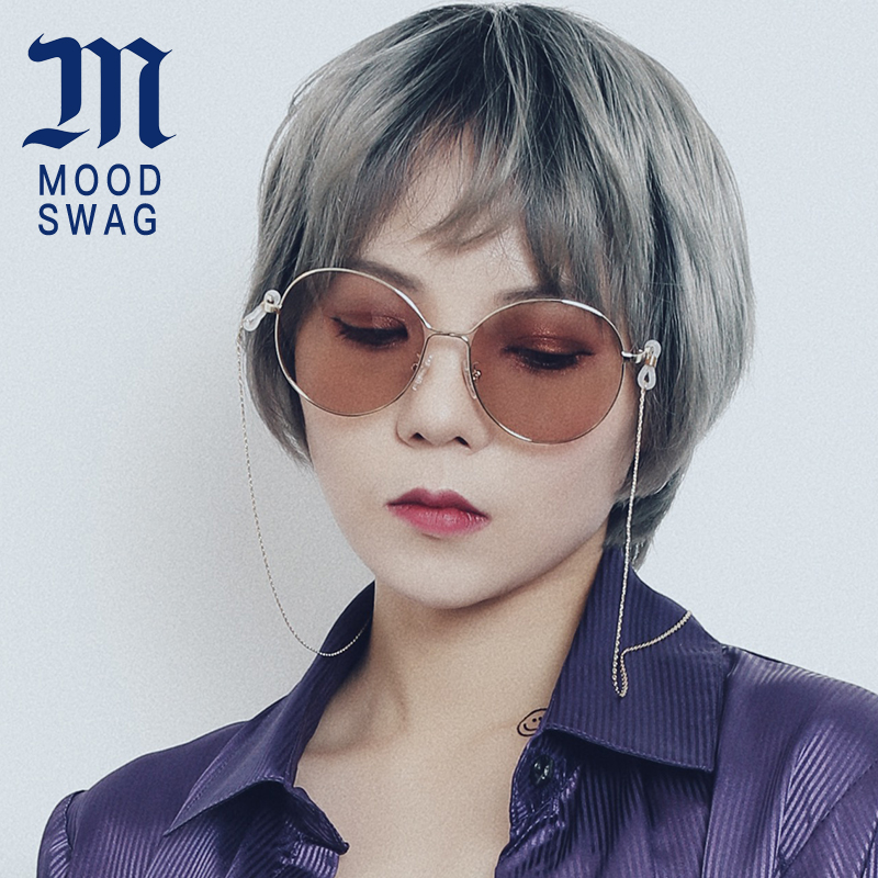 Guarding the net red sunglasses female street shooting Korean version of the tide ins big frame retro round sunglasses male round face with chain