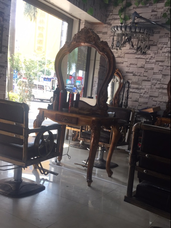 Cửa hàng cắt tóc retro châu Âu gương tóc salon salon đồ nội thất trang điểm phòng tắm gương làm đẹp gương gương hai mặt