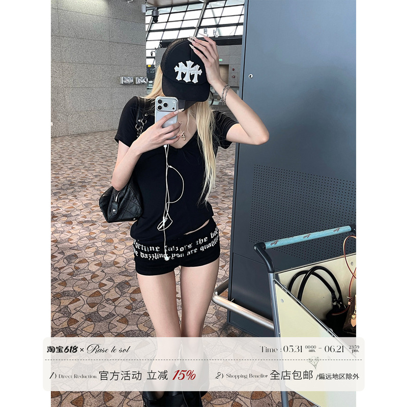 Rase Le Sol*Letter Printed Shorts Black Letter Print Low-Rise Denim Shorts