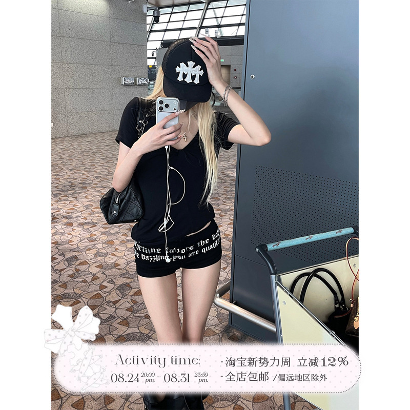 Rase Le Sol*Letter Printed Shorts Black Letter Print Low-Rise Denim Shorts
