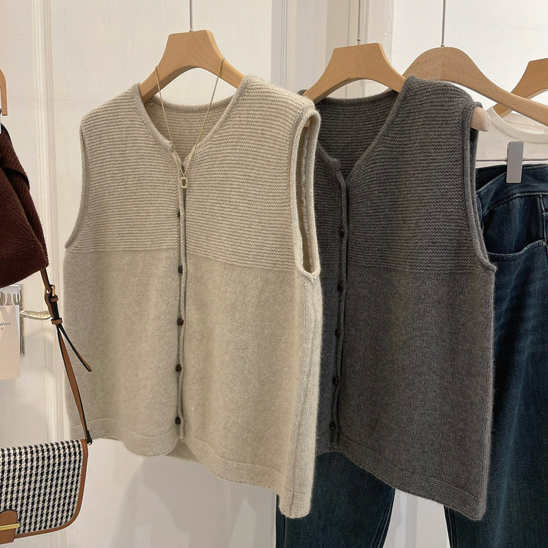2026 Autumn Knitted Cardigan Vest for Women, Cashmere Sweater, European Style, Thick Autumn Layered Thick-Threaded Sweater, Cashmere Vest 2026 Autumn Knitted Cardigan Vest for Women, Cashmere Sweater, European Style, Thick Autumn Layered Thick-Threaded Sweater, Cashmere Vest