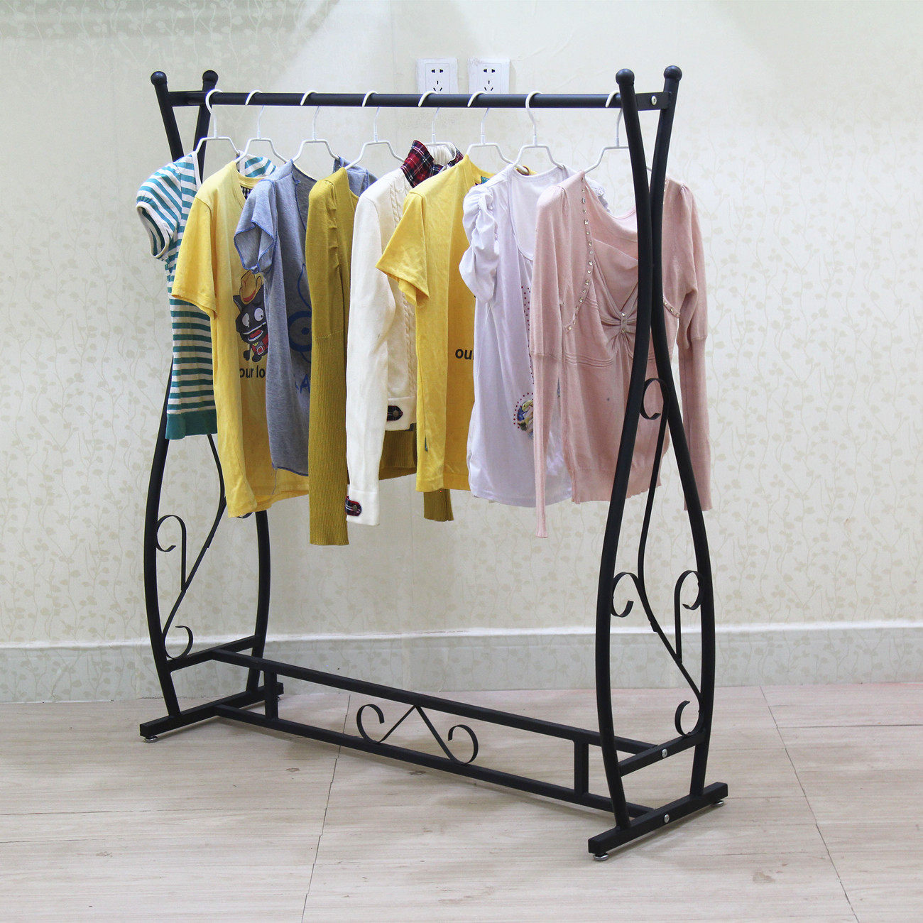 Где Купить Вешалки Для Магазина Одежды