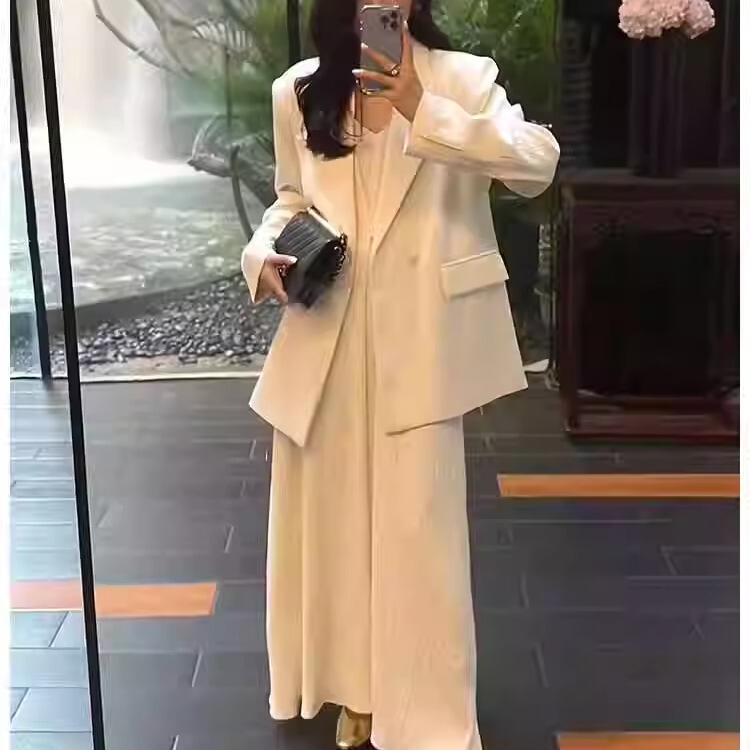 Autumn New Plus-Size Women's Loose-Fitting Blazer and Long Skirt Set, Slimming Suit with Suspender Skirt Two-Piece Set for Plus-Size Women