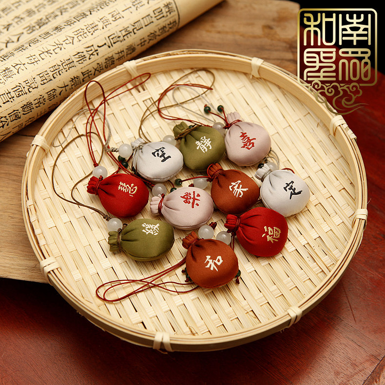 Zen herbal sachet Wormwood fragrance in addition to flavor Chinese mobile phone charm Portable sachet pendant small lucky bag