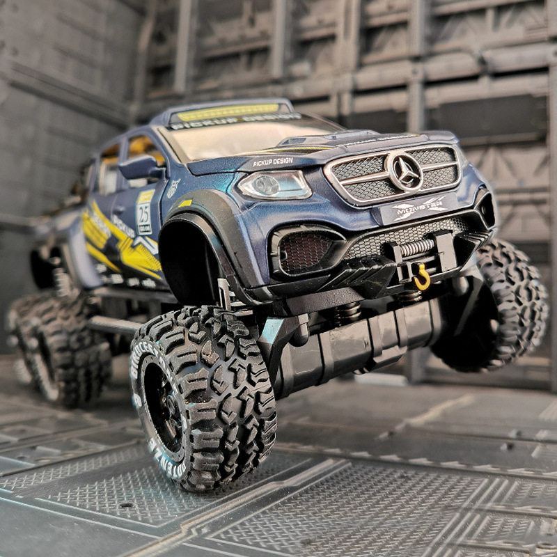 1:28 simulation Mercedes-Benz X pickup 6X6 alloy car model pull-back off-road vehicle children's toy car model gift