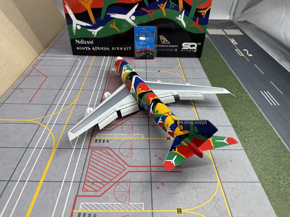 South African Airways B747-300 - 35.33 cm - Scale 1/200 - ZS