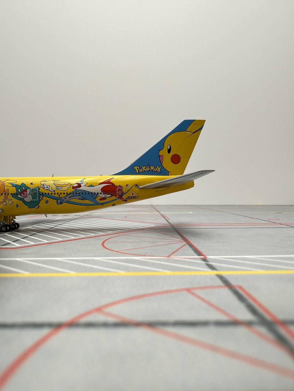 In stock geministar 1/400 ja8957 all nippon airways b747-400 metal