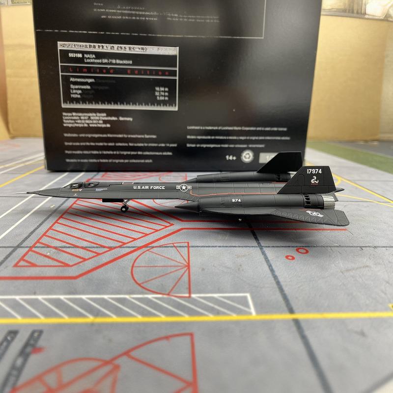 Herpa 1/200 U.S. Air Force Blackbird Sr-71 Alloy Reconnaissance Aircraft Model Replacement Cockpit Cover