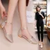 Mùa hè 2018 mới sandal quai nữ nhọn dày với phiên bản tiếng Hàn có khóa thấp với vàng đơn cỡ lớn