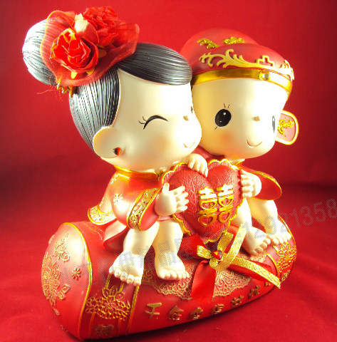 Press-bed dolls a couple of wedding gifts to send new upscale senior real supplies aparting-style wedding doll swing piece-Taobao