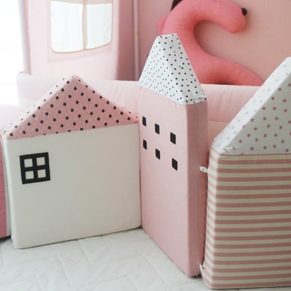 In House Bed Surrounded Baby Children's Room with Soft Bag Bag Protection Safe Mat Wall Decoration