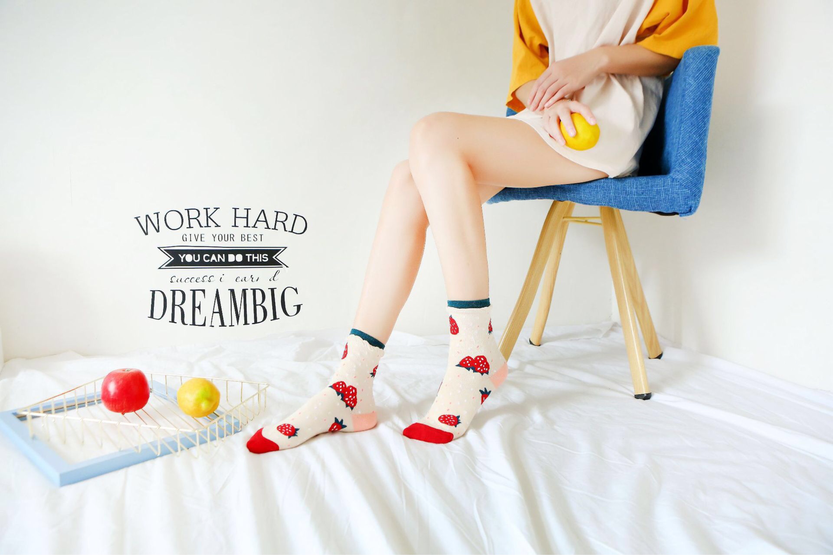 Vớ thủy triều Nhật Bản chanh dâu với cùng một bong bóng miệng trái cây phiên bản Hàn Quốc của vớ cotton ống nữ tất cao cổ cho bé gái