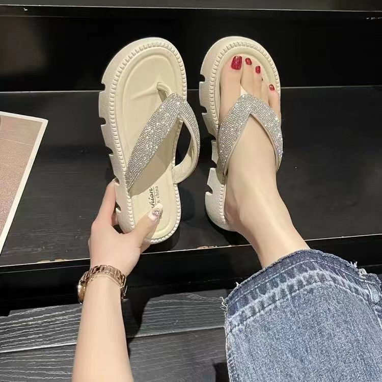 New ins Rhinestone Thick-Soled Flip-Flops for Women, Summer Outdoor Wear, Fashionable Fairy Style Platform Height-Increasing Lazy Sandals New ins Rhinestone Thick-Soled Flip-Flops for Women, Summer Outdoor Wear, Fashionable Fairy Style Platform Height-Increasing Lazy Sandals
