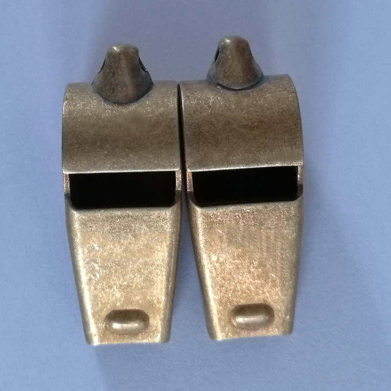 Retro brass primary color thickened pure copper whistle Old European British American copper whistle Retro style collection pendant